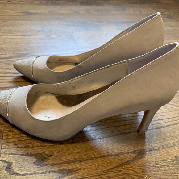 Calvin Kleing Tan Suede shoe Nalene - size 8.5M - Picture 3 of 4